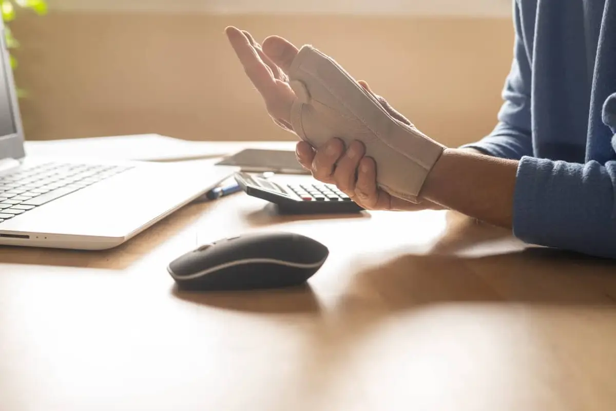 Carpal Tunnel Relief Without Surgery: Best Treatments